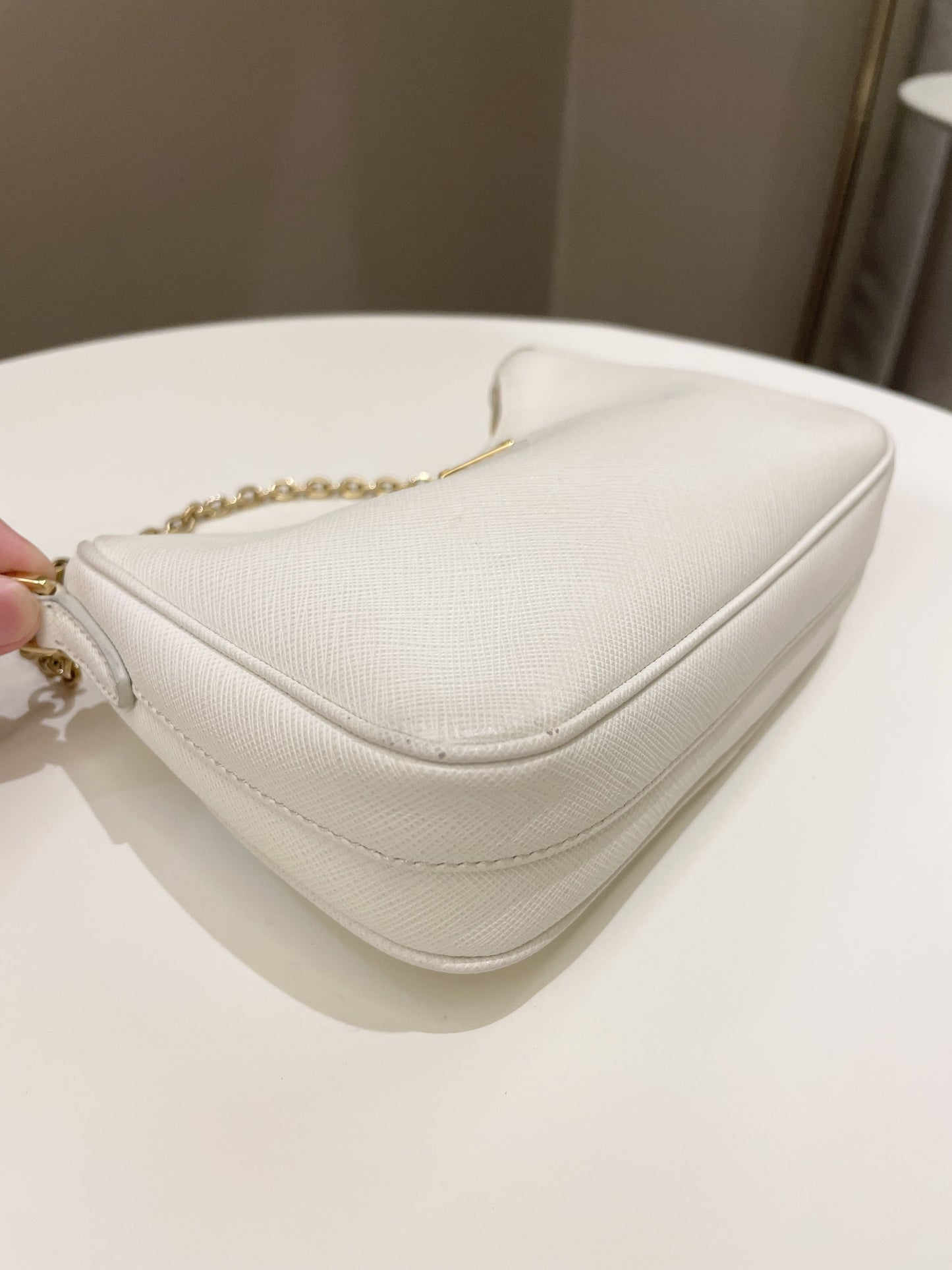 Prada Re-Edition 2005 Shoulder Bag Saffiano Leather White