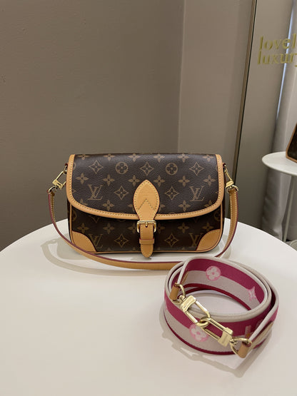 Louis Vuitton Diane PM Monogram / Fuchsia