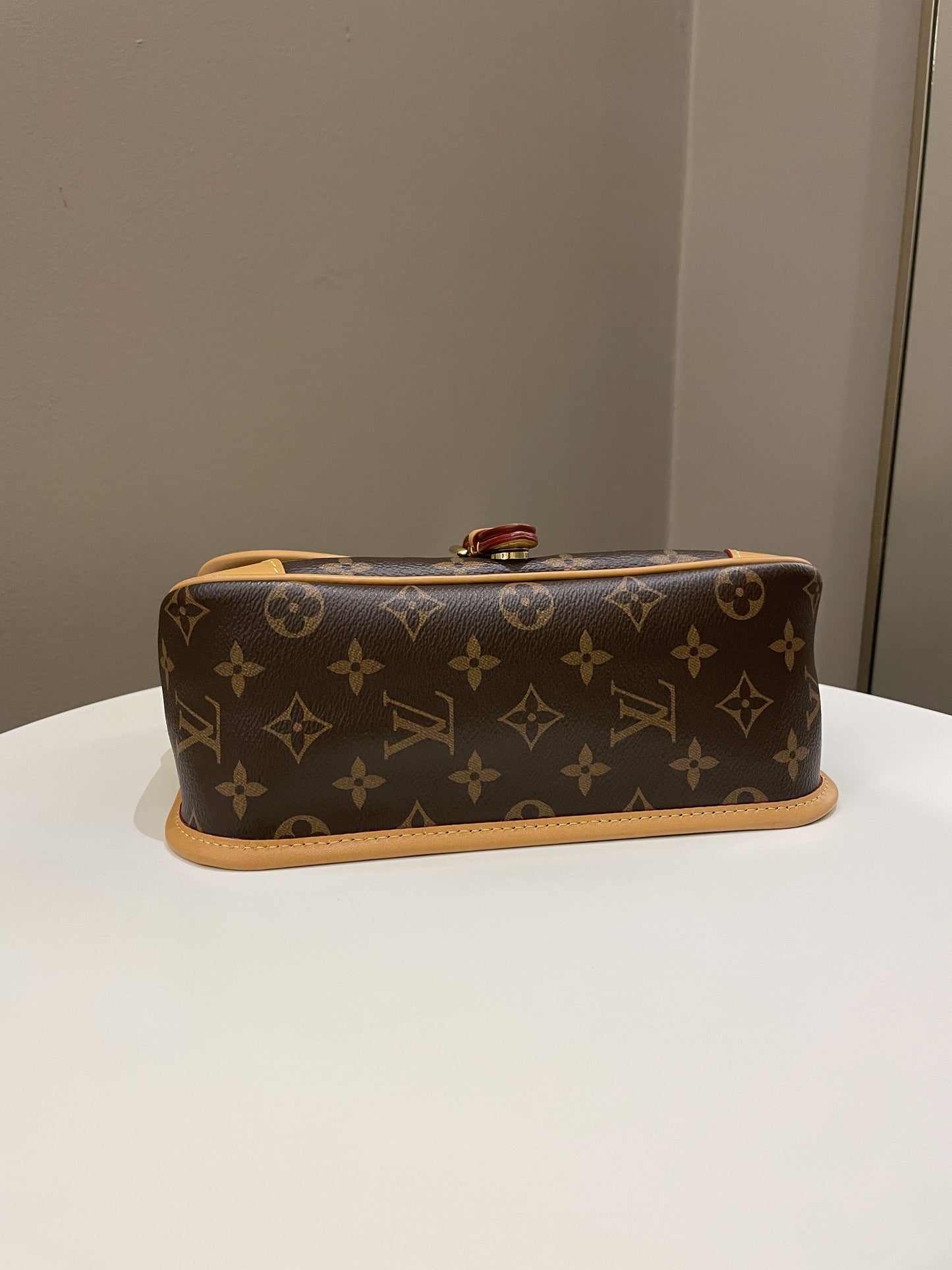 Louis Vuitton Diane PM Monogram / Fuchsia