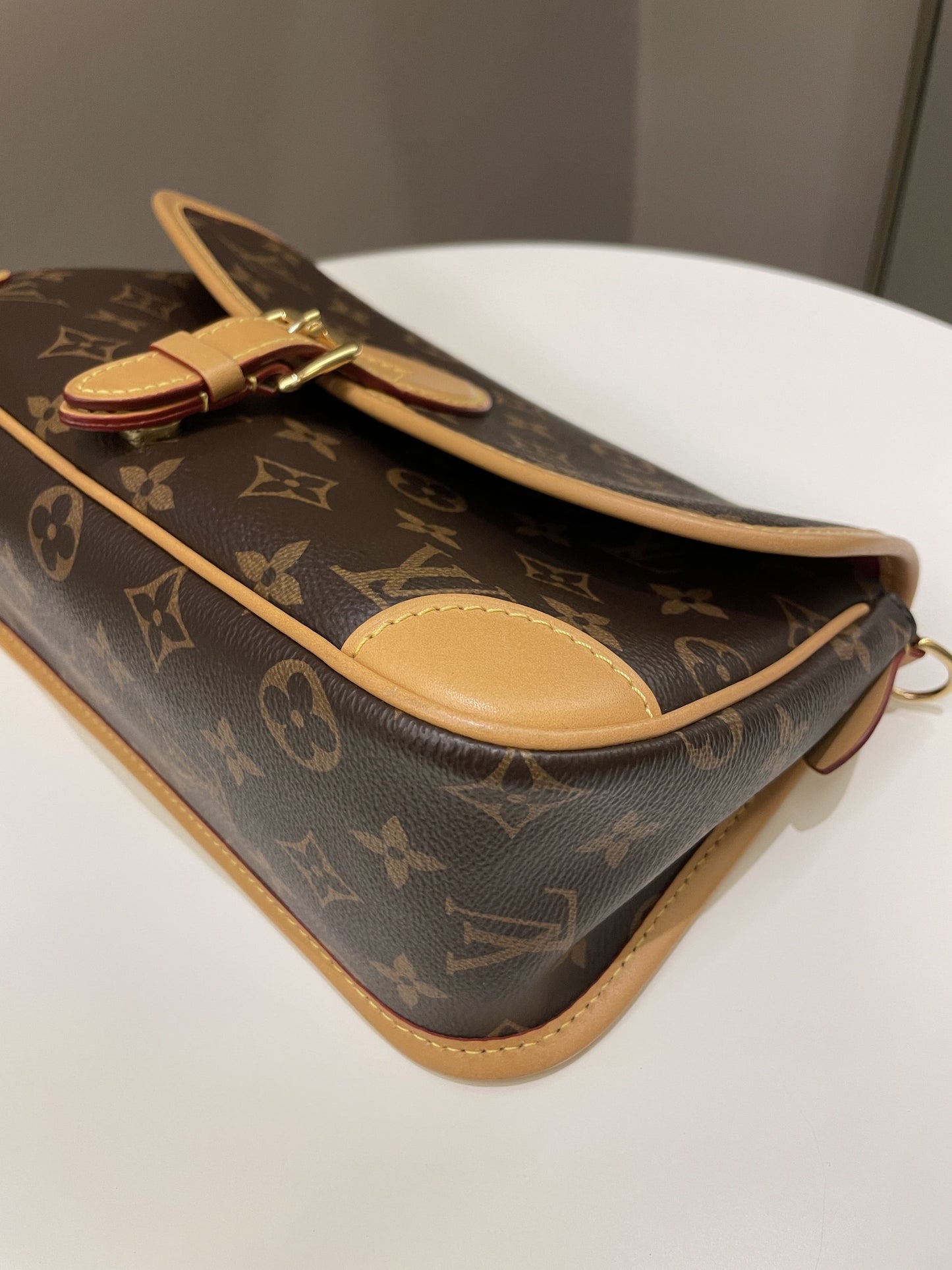 Louis Vuitton Diane PM Monogram / Fuchsia