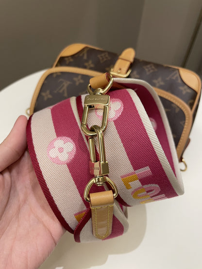 Louis Vuitton Diane PM Monogram / Fuchsia