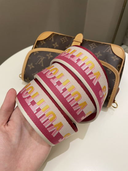 Louis Vuitton Diane PM Monogram / Fuchsia