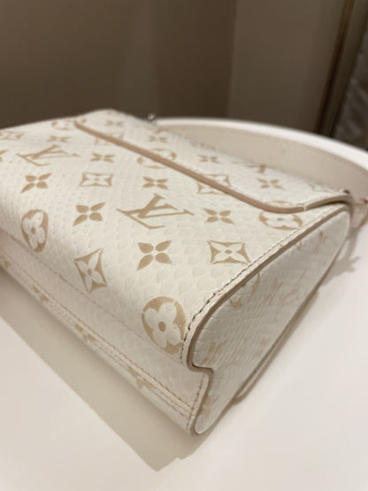 Louis Vuitton Twist Bag Creme / Beige Python