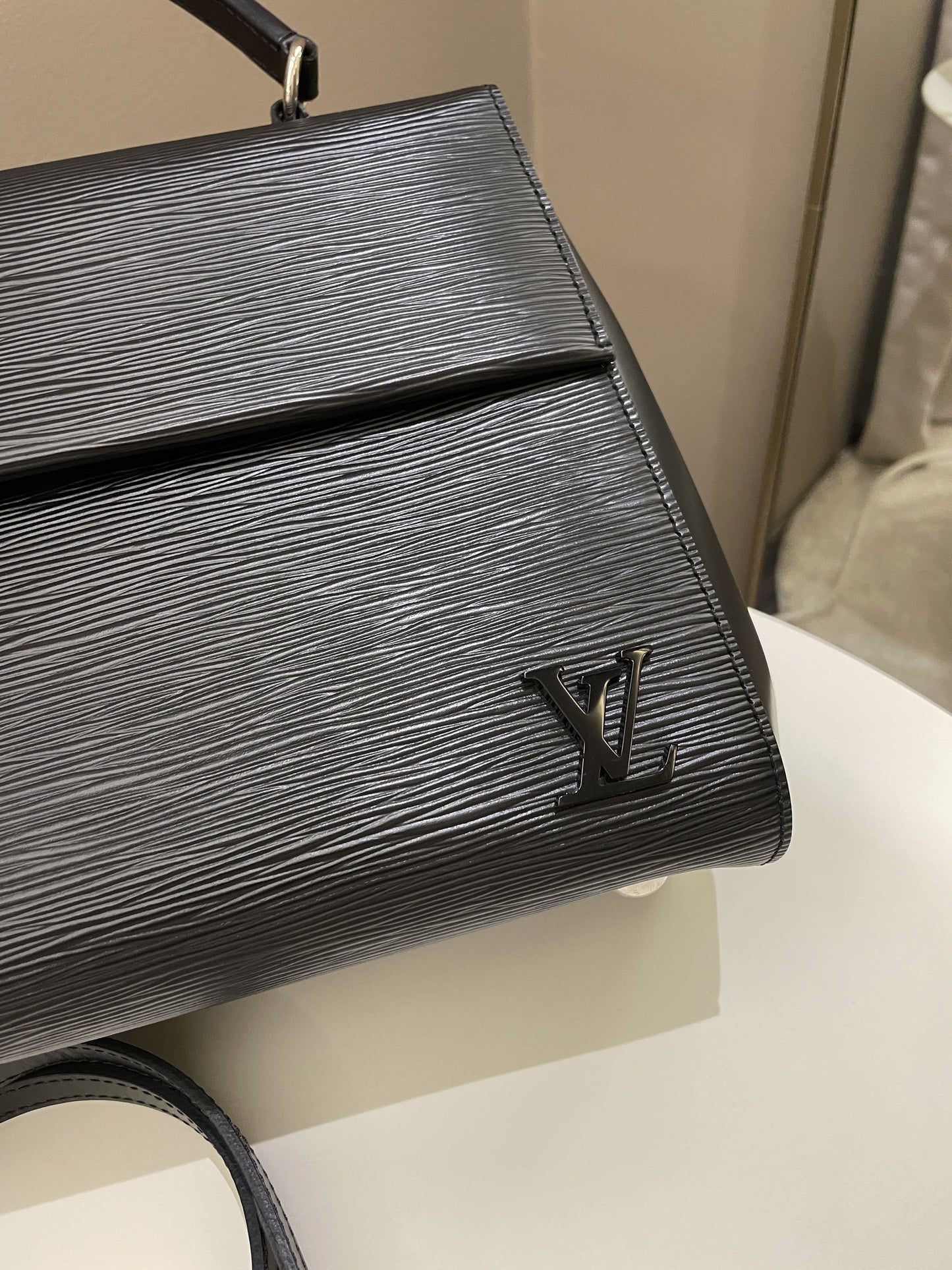 Louis Vuitton Cluny MM Black Epi