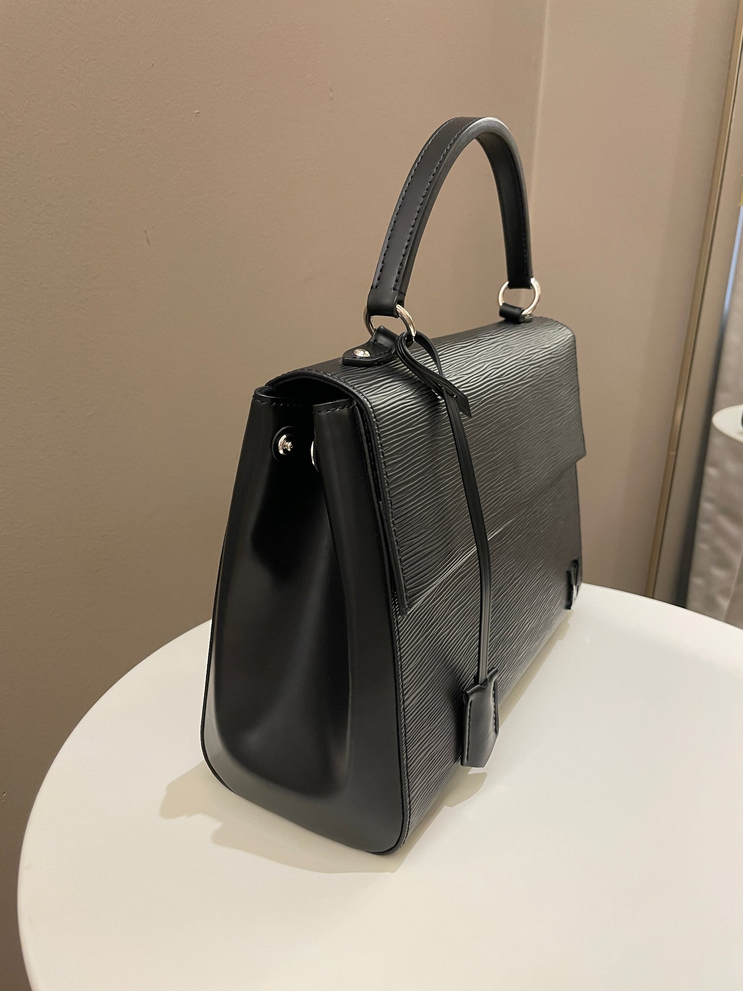 Louis Vuitton Cluny MM Black Epi