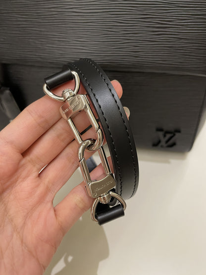 Louis Vuitton Cluny MM Black Epi