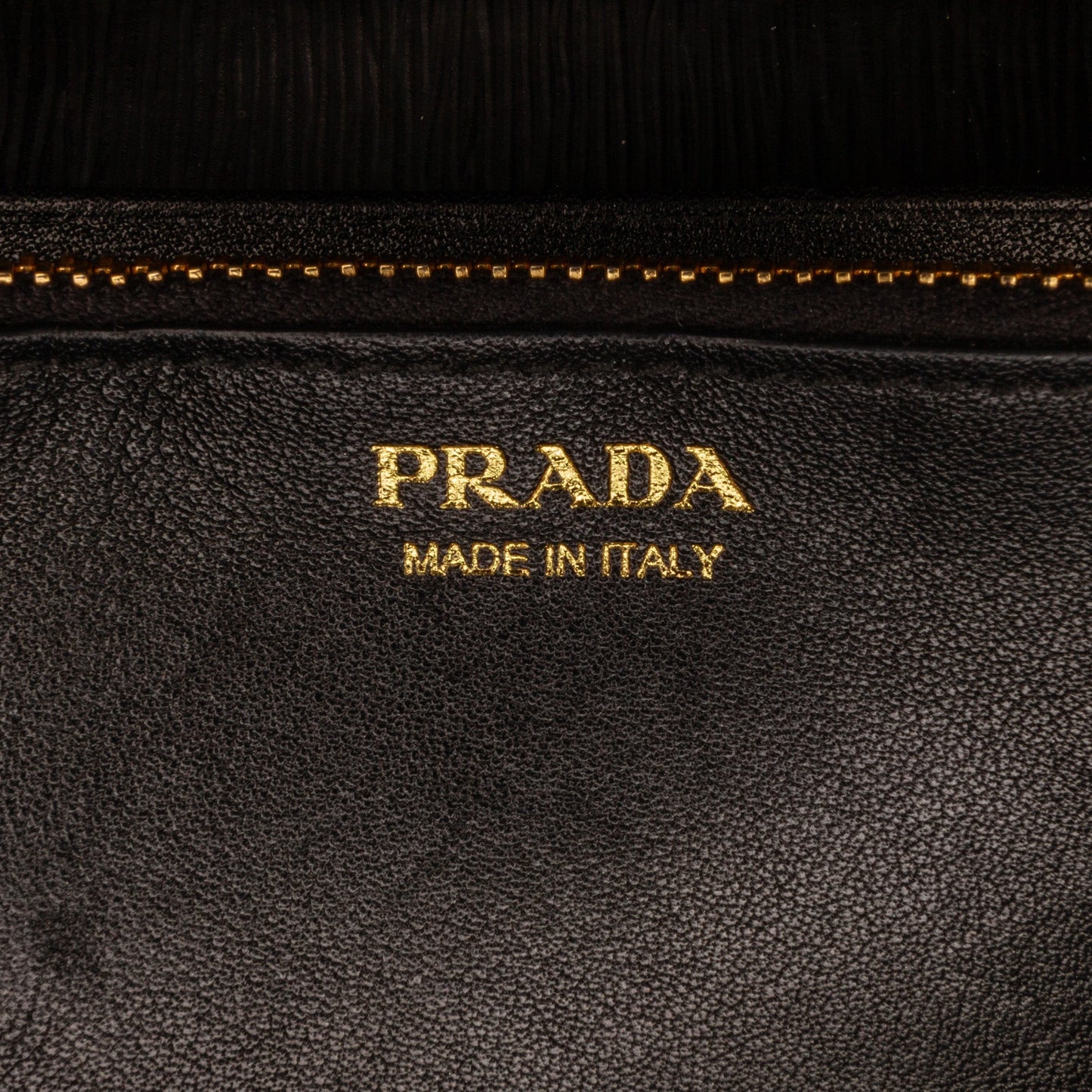 Prada Wallet On Chain Black Vitello Move