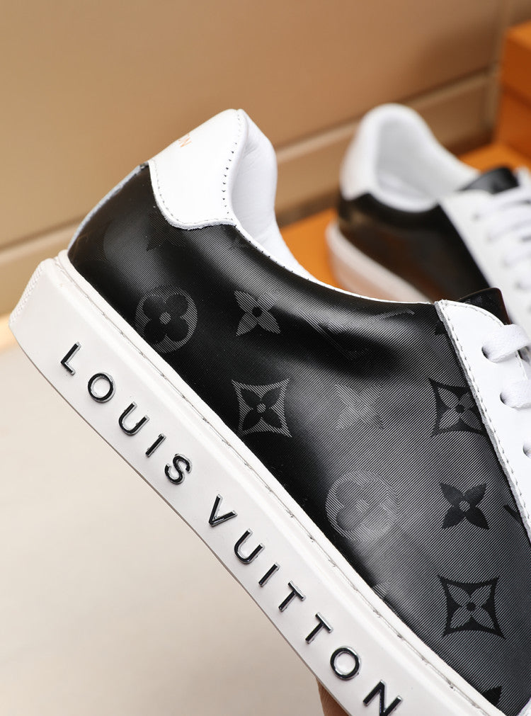 The Bags Vibe - Louis Vuitton White and Gray Sneaker