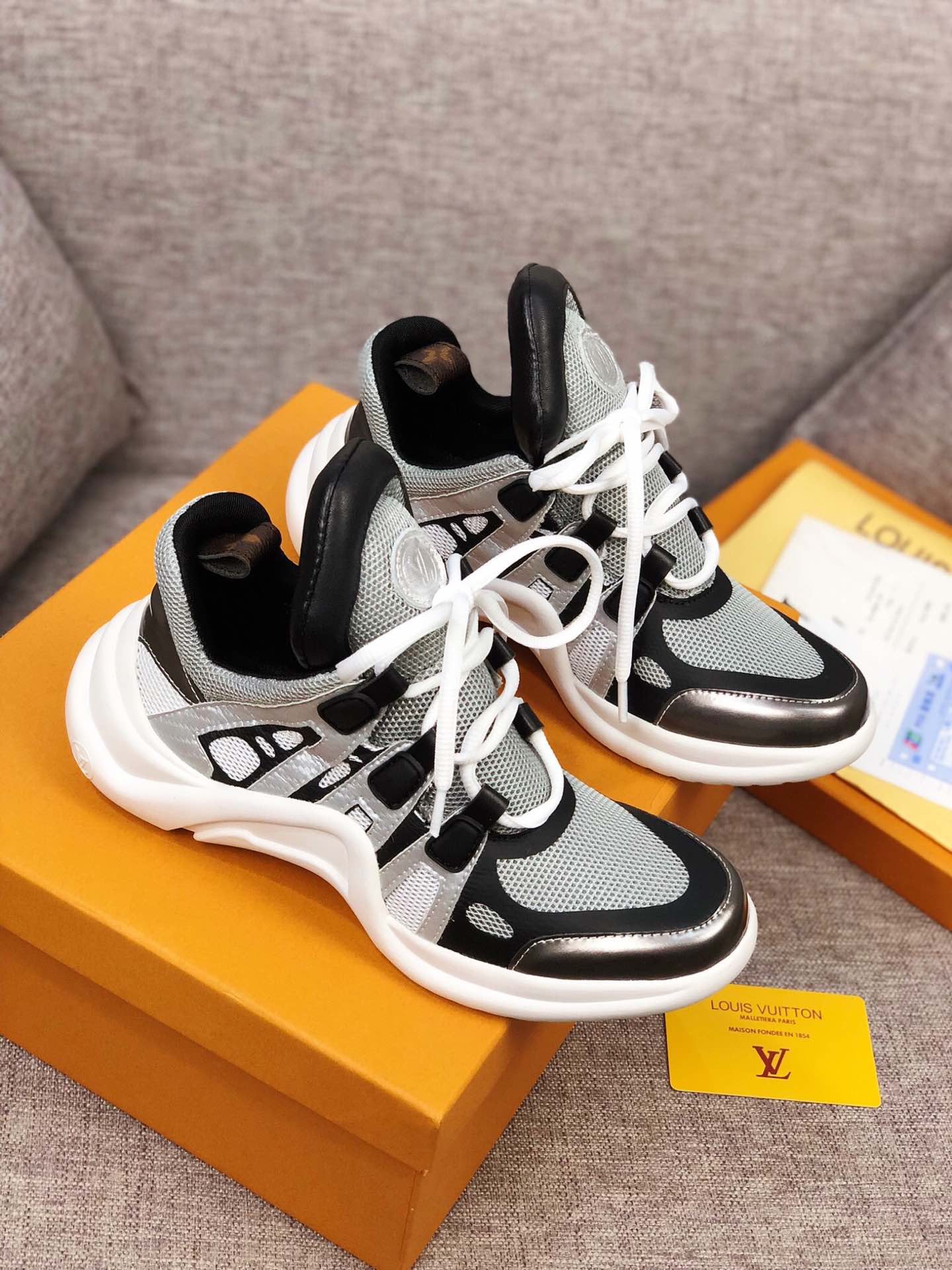 The Bags Vibe - Louis Vuitton Archlight Brown Black Sneaker