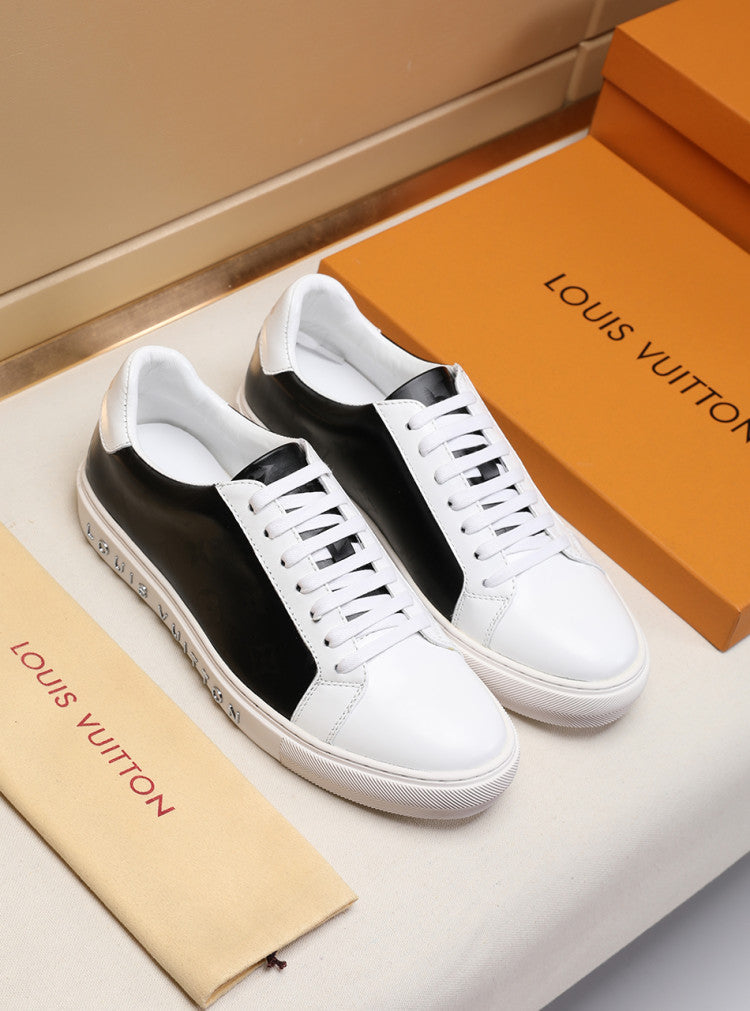 The Bags Vibe - Louis Vuitton White and Gray Sneaker