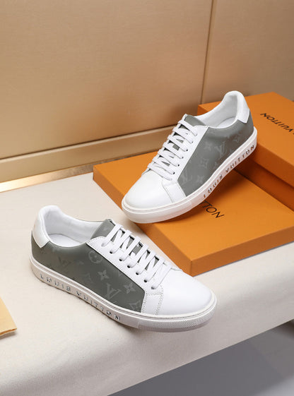 The Bags Vibe - Louis Vuitton White and Black Sneaker