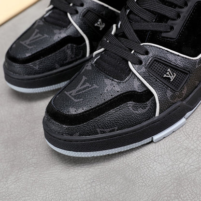 The Bags Vibe - Louis Vuitton Traners Vert Black Sneaker