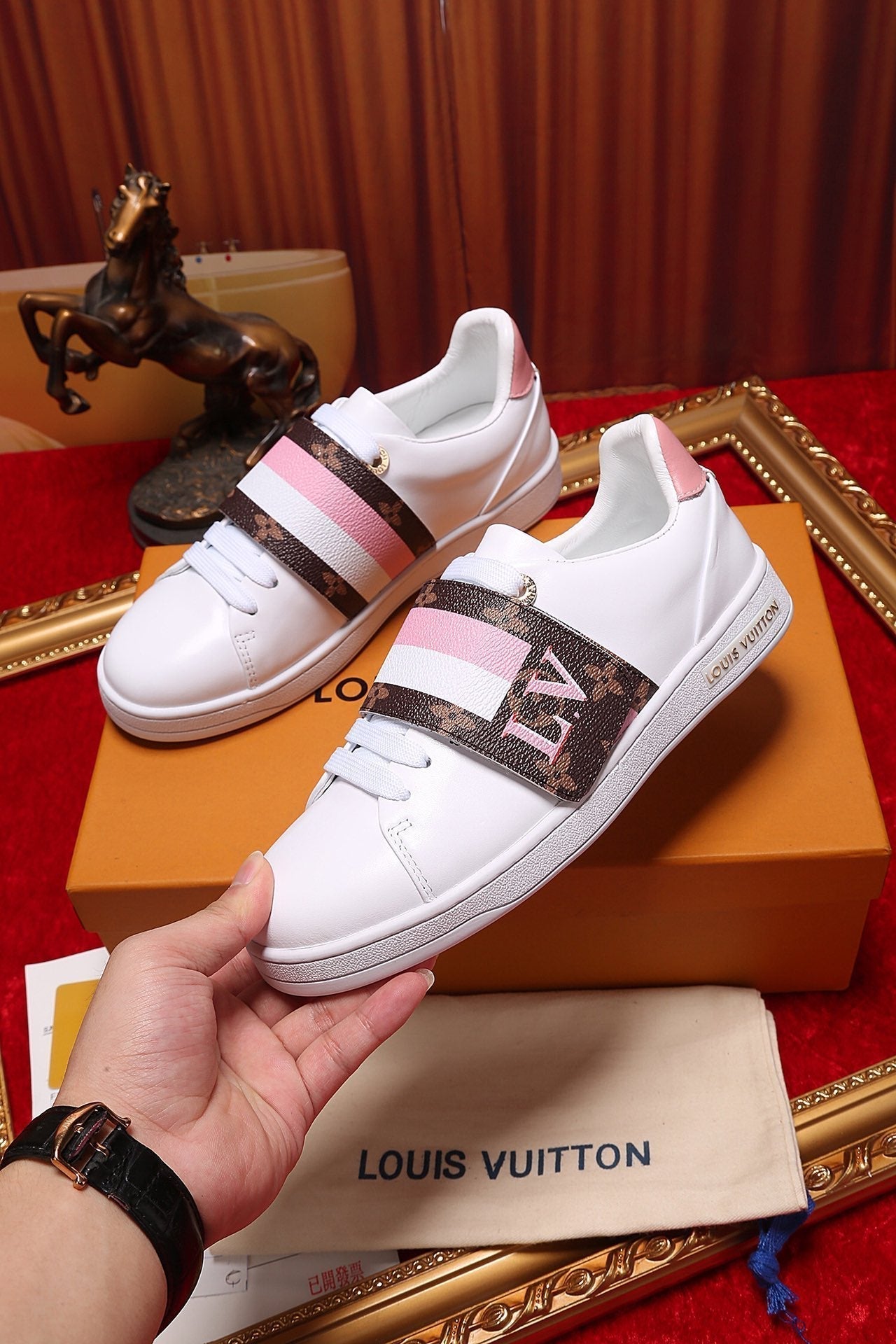 The Bags Vibe - Louis Vuitton Font Row Pink Sneaker