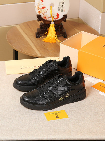 The Bags Vibe - Louis Vuitton Traners Vert Black Sneaker