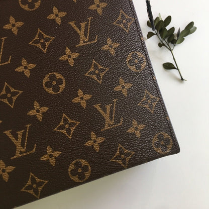 LOUIS VUITTON TOILETRY POUCH