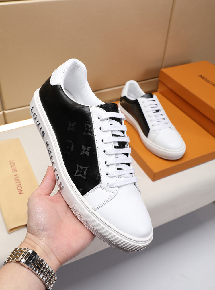 The Bags Vibe - Louis Vuitton White and Gray Sneaker