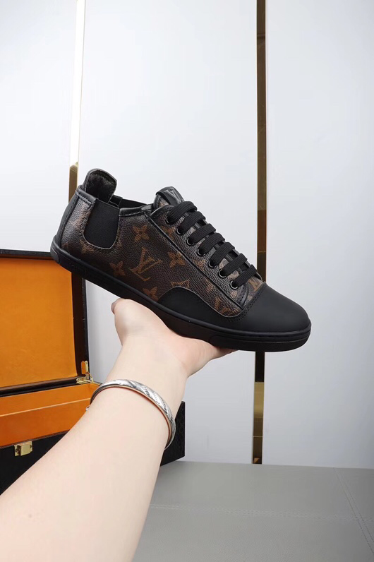 The Bags Vibe - New Arrival Louis Vuitton Sneaker 052