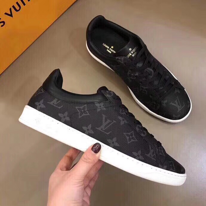 The Bags Vibe - New Arrival Louis Vuitton Sneaker 060