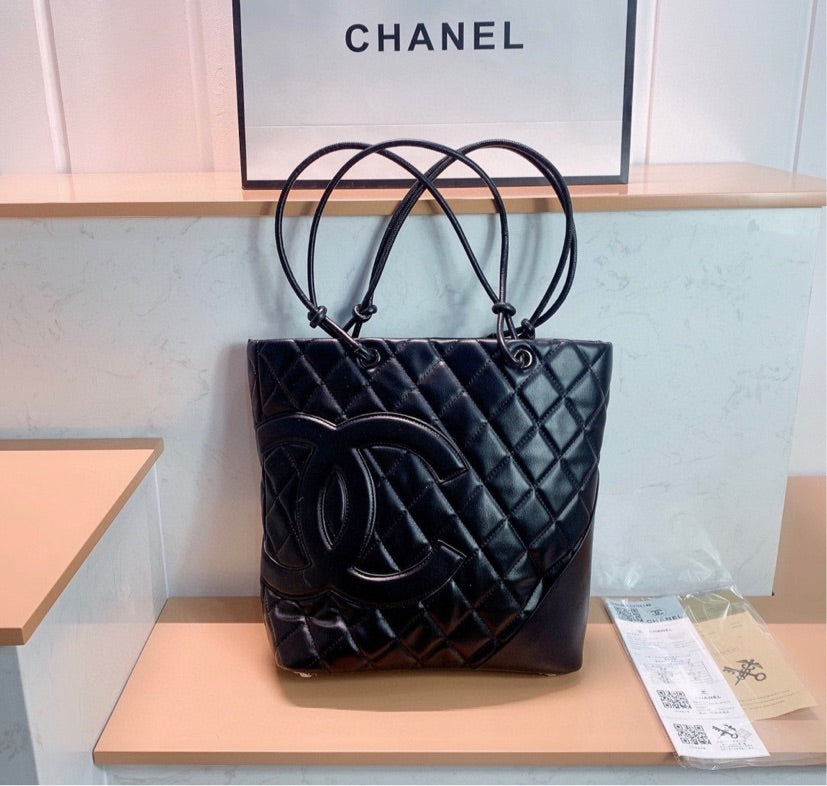 New Chanel woman shoulder bag