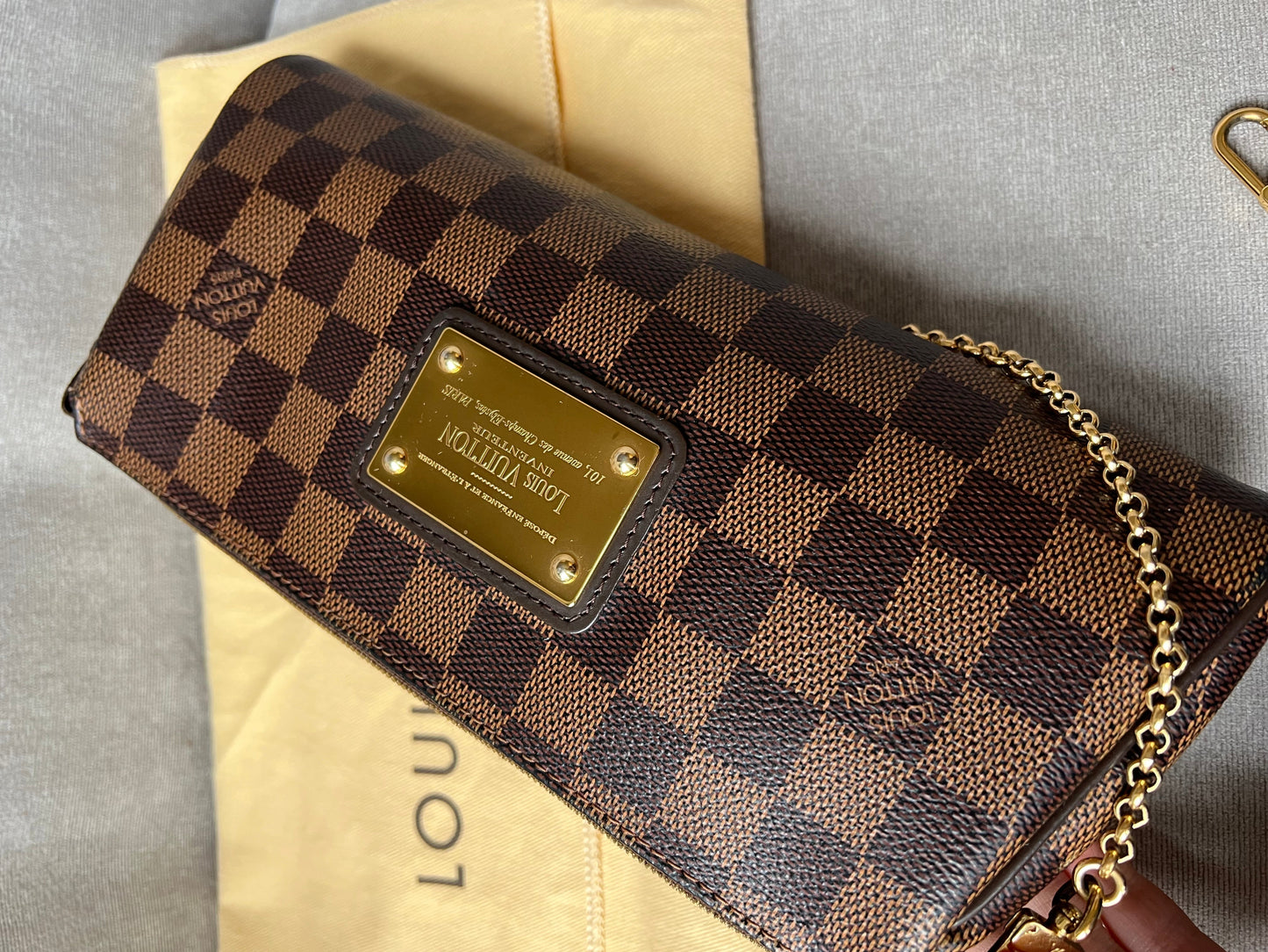 Louis Vuitton Eva Clutch Damier Ebene