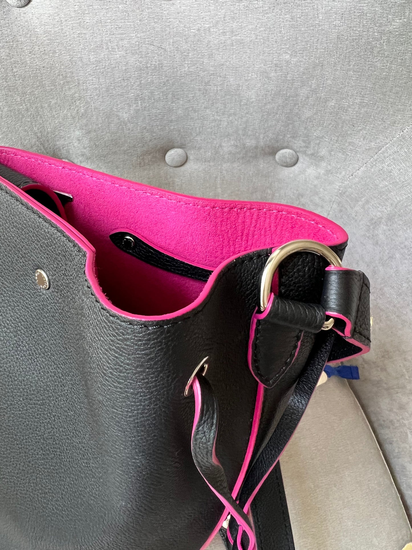 Louis Vuitton Lockme Bucket Bag in Black and Pink (RRP £2050)