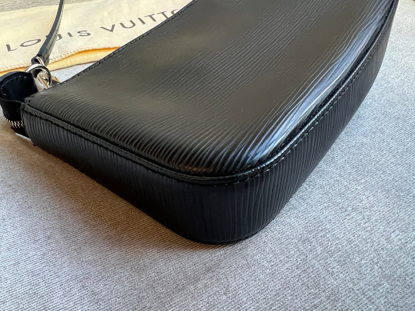 Louis Vuitton Black Epi Leather Pochette Accessoires