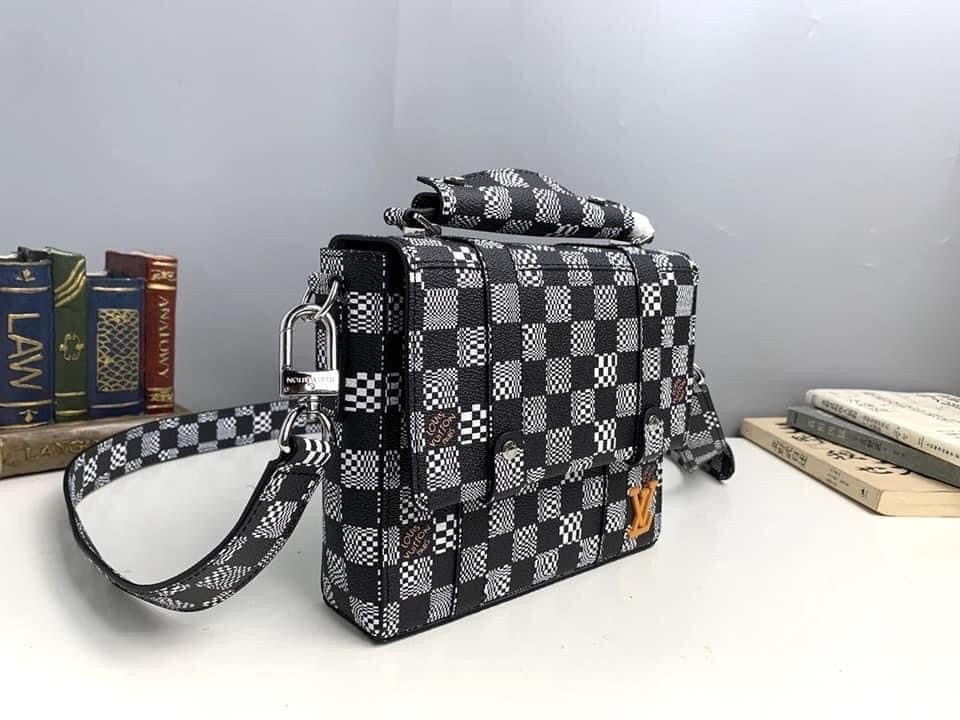 Louis Vuitton-Messenger