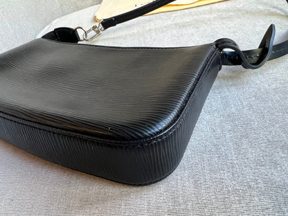 Louis Vuitton Black Epi Leather Pochette Accessoires