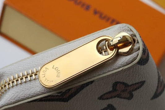 Louis Vuitton zippy coin purse