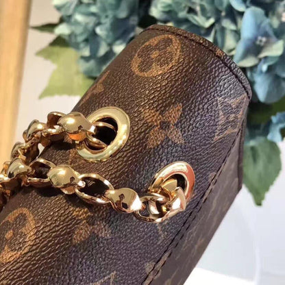 Louis Vuitton victorie handbag