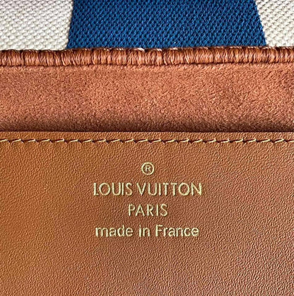 Louis Vuitton twist MM handbag