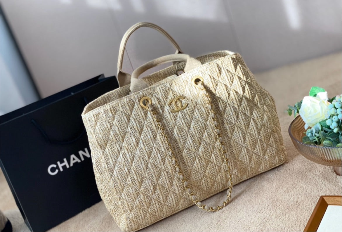 New Chanel woman shoulder handbag