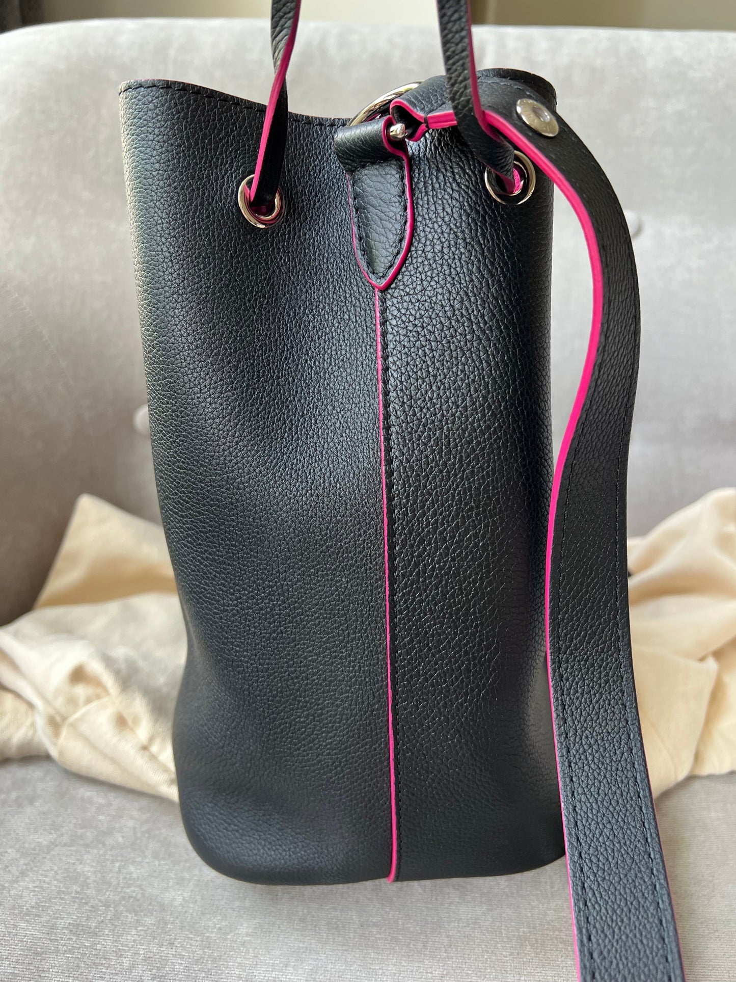 Louis Vuitton Lockme Bucket Bag in Black and Pink (RRP £2050)