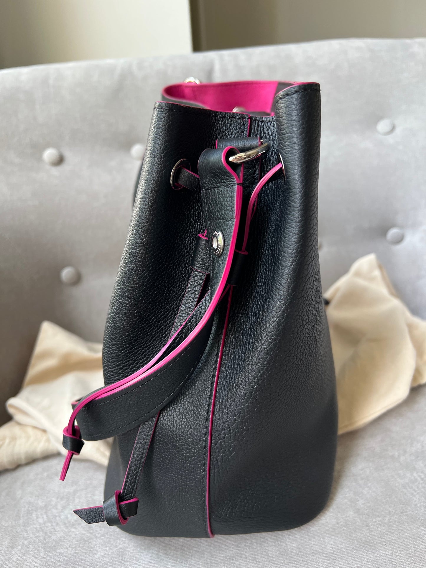 Louis Vuitton Lockme Bucket Bag in Black and Pink (RRP £2050)