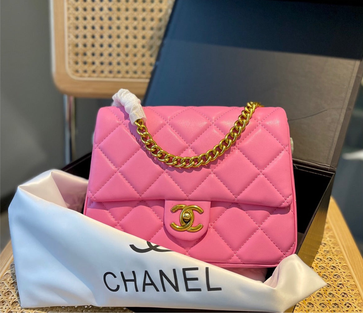 New Chanel woman shoulder handbag