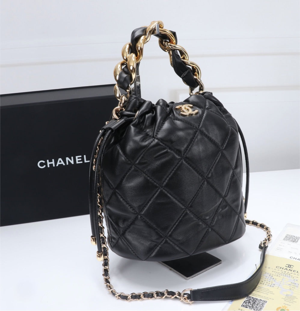 New Chanel woman Shoulder handbag