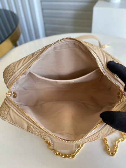 Louis Vuitton Troca MM Bag