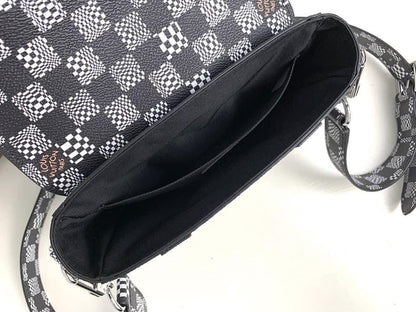 Louis Vuitton-Messenger