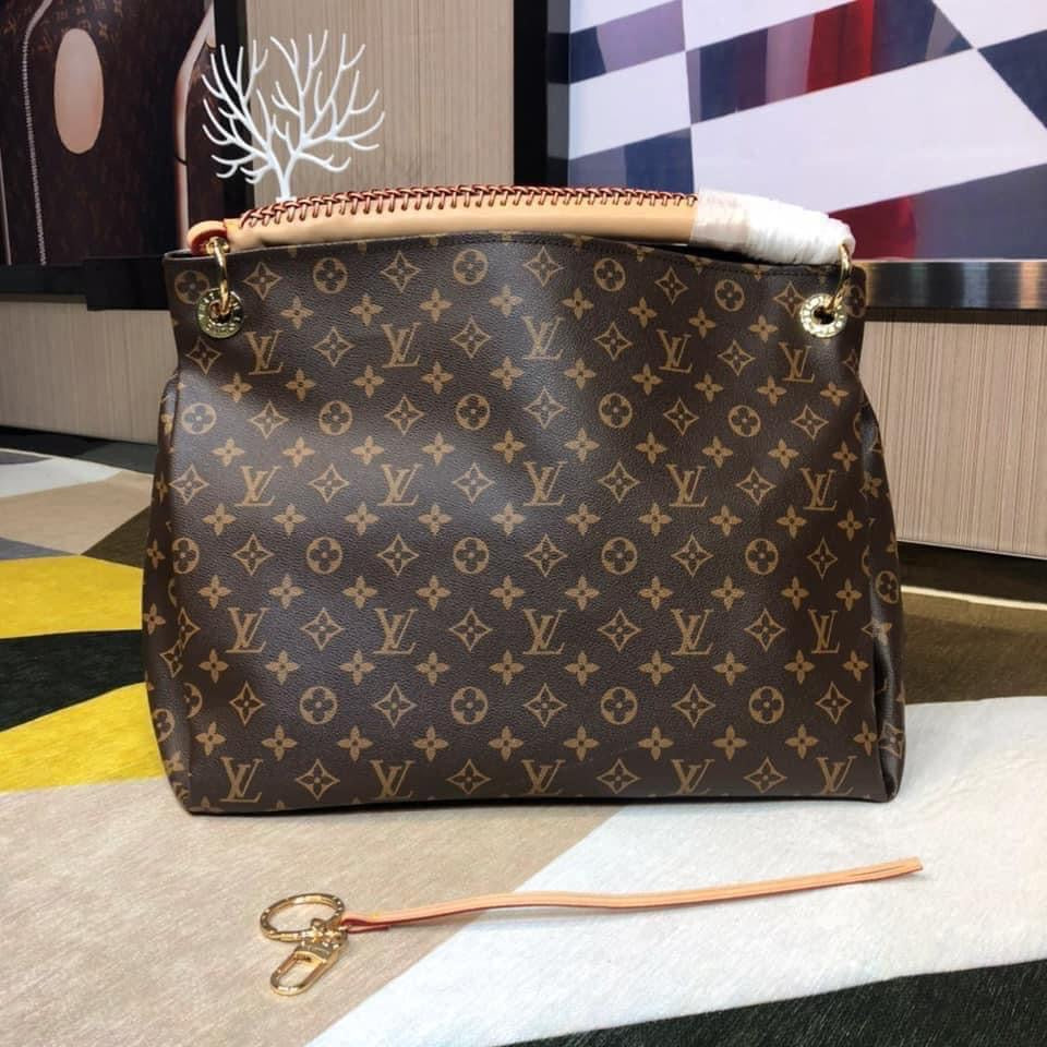 Louis Vuitton Artsy MM bag