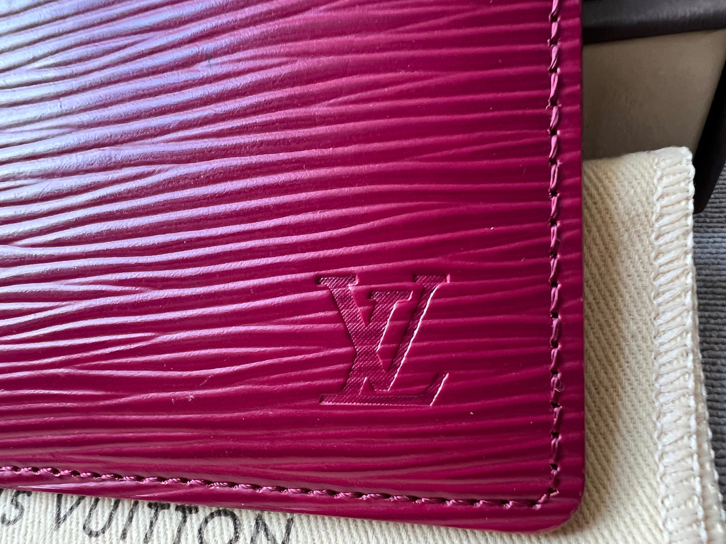 Louis Vuitton Card Holder Fuchsia Epi (RRP £205)