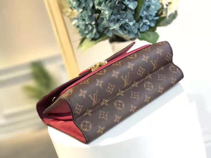 Louis Vuitton victorie handbag