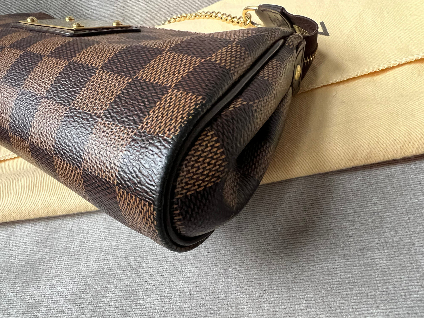 Louis Vuitton Eva Clutch Damier Ebene