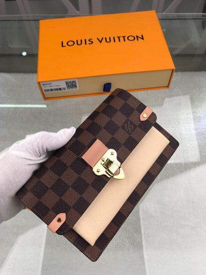 Louis Vuitton Vavin Chain Wallet