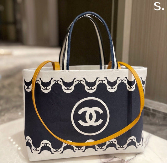 New Chanel woman Shoulder handbag