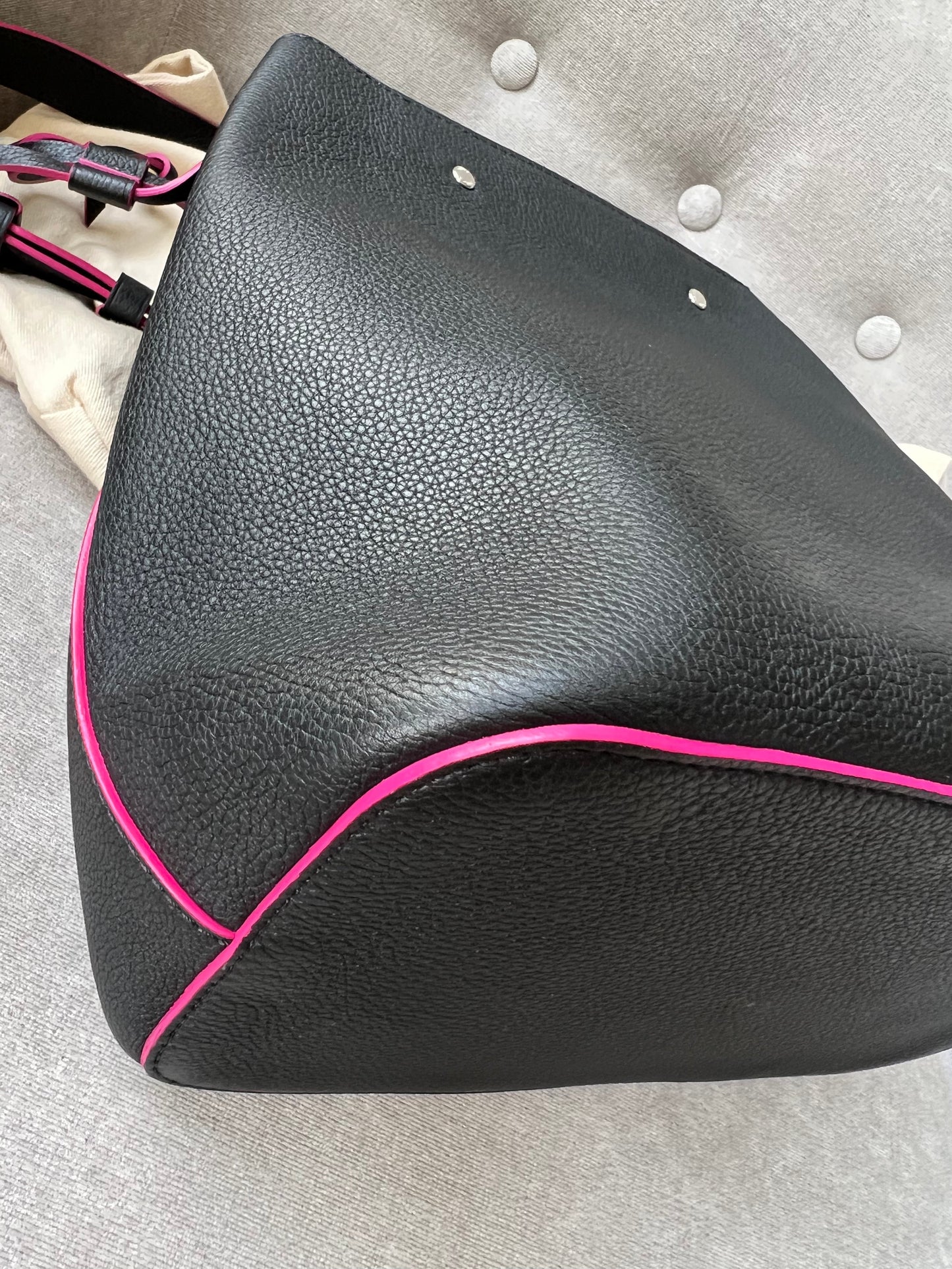 Louis Vuitton Lockme Bucket Bag in Black and Pink (RRP £2050)