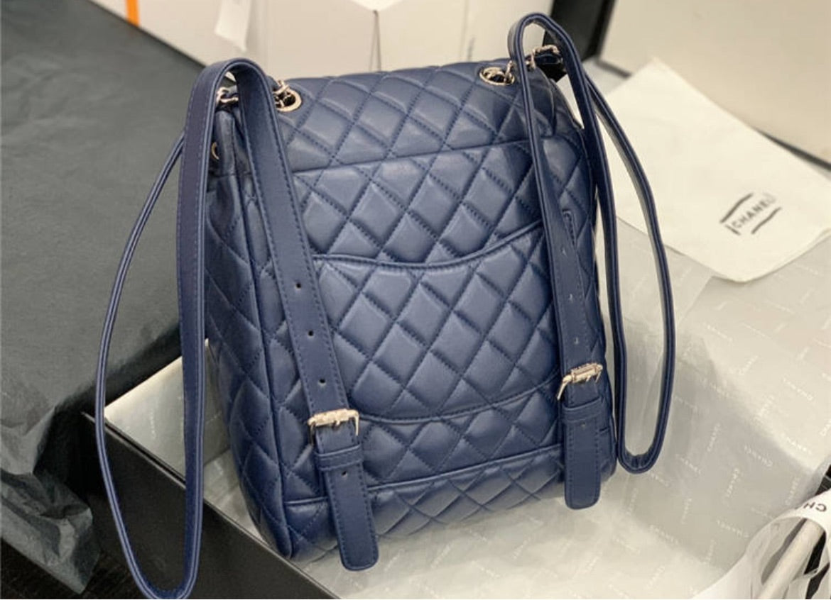 Soft leather woman Chanel backpack