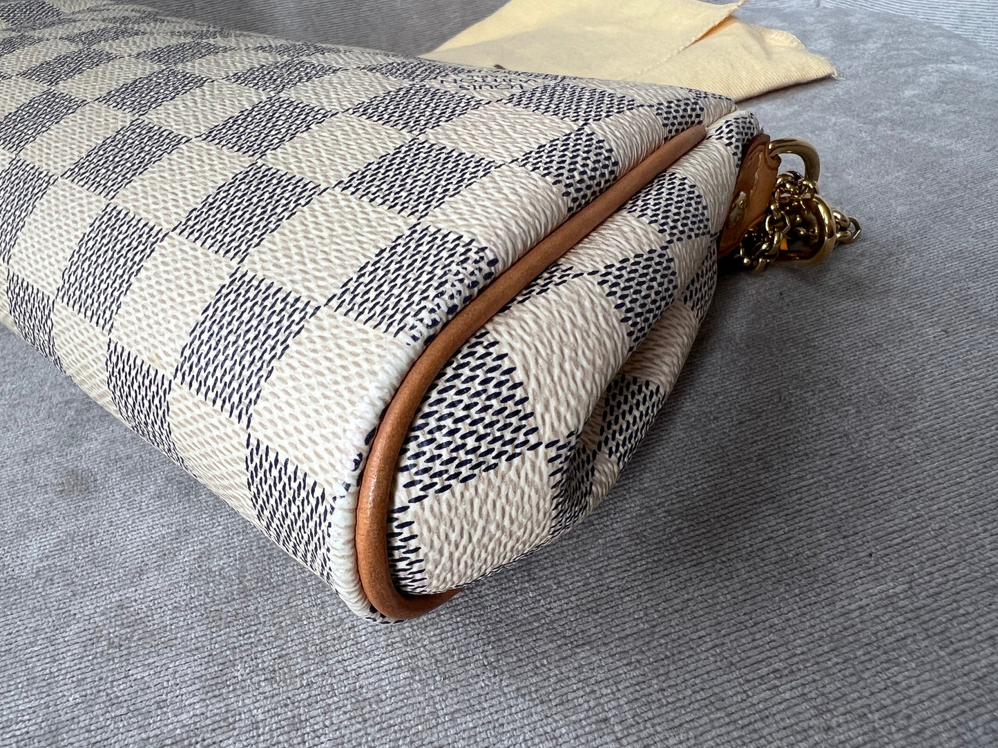 Louis Vuitton Eva Clutch Damier Azur