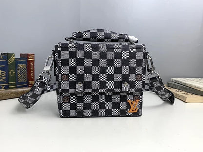 Louis Vuitton-Messenger