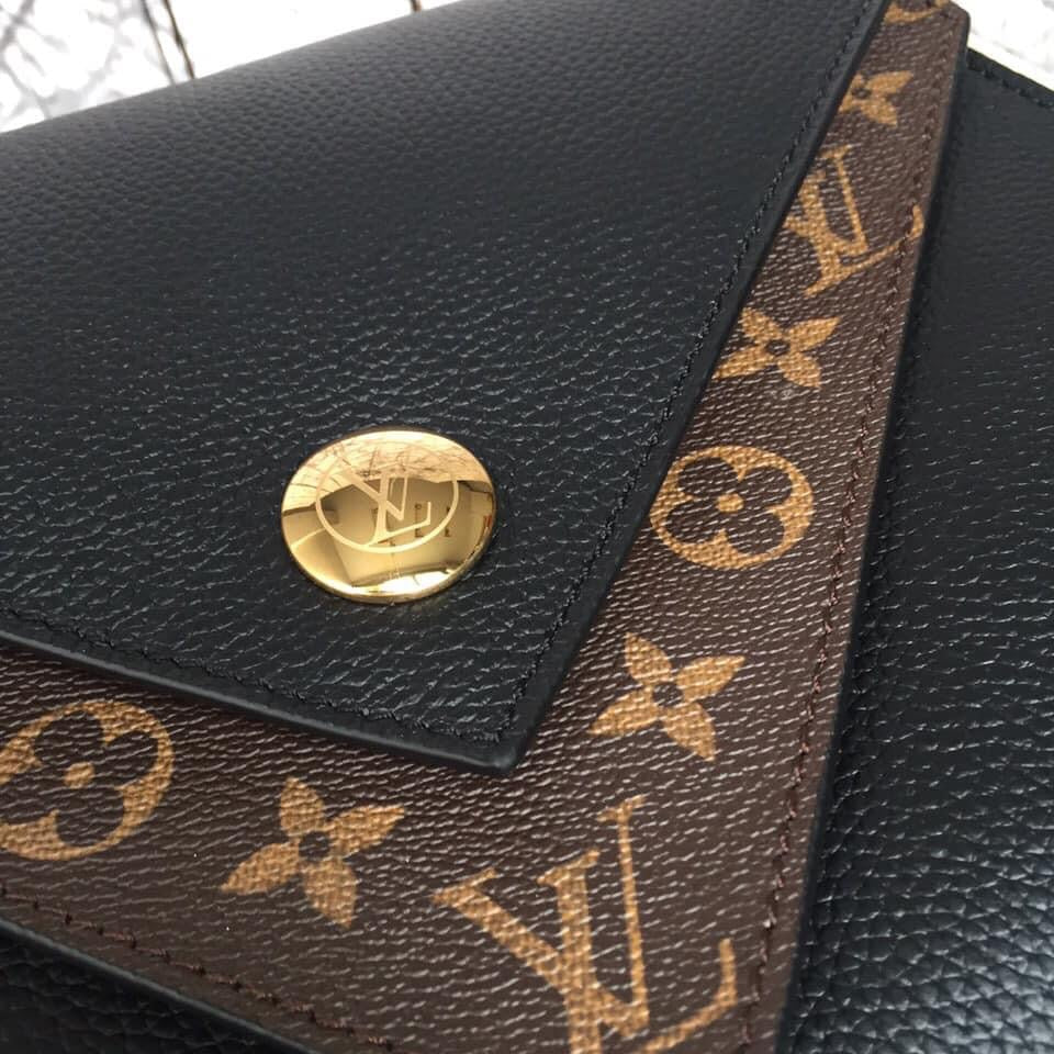 Louis Vuitton Double V handbag