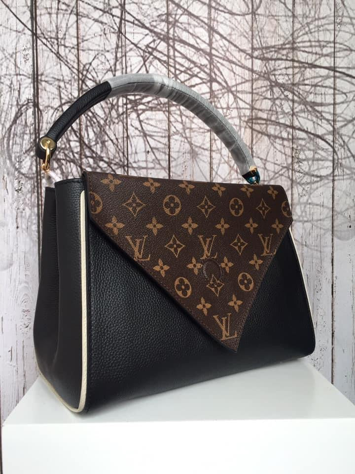 Louis Vuitton Double V handbag